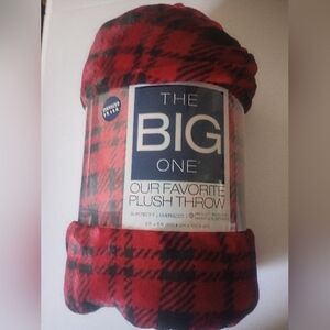 Kohl's Red and Black Checkered Plush Throw